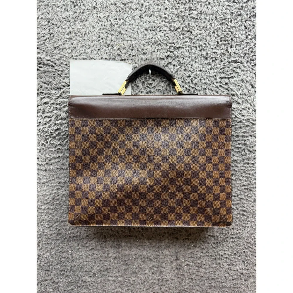 Louis Vuitton pre owned